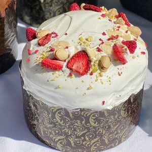 Паска з цукатами та родзинками
